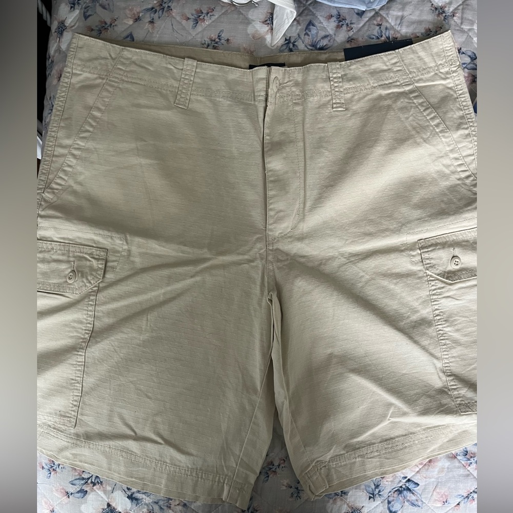 Club room cargo short